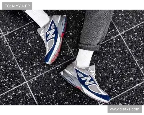 詹皇选秀纪念款 LeBron 23 亮相：苹果 Logo 致敬纽约